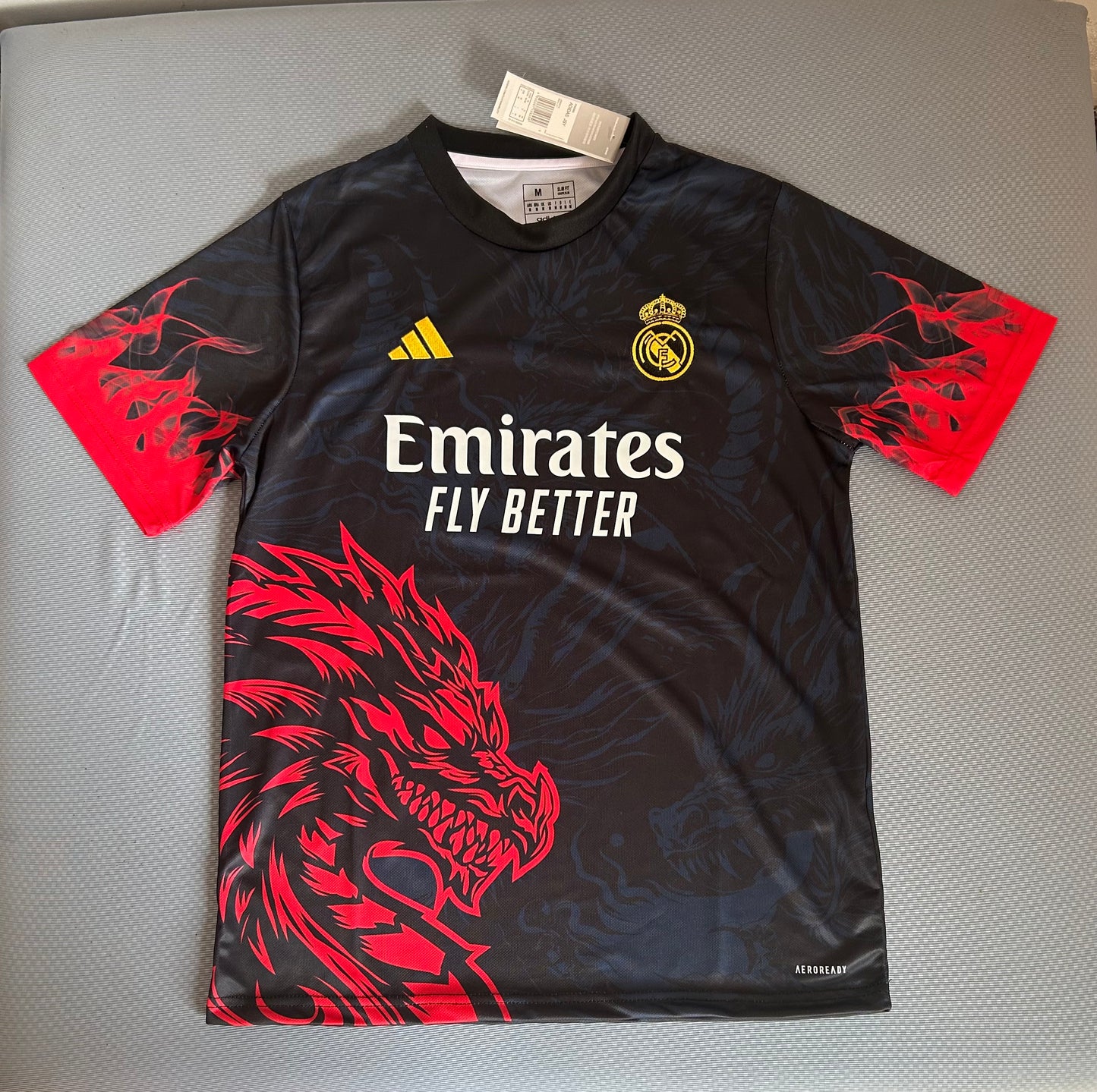 Concept Réal Dragon Rouge-Noir