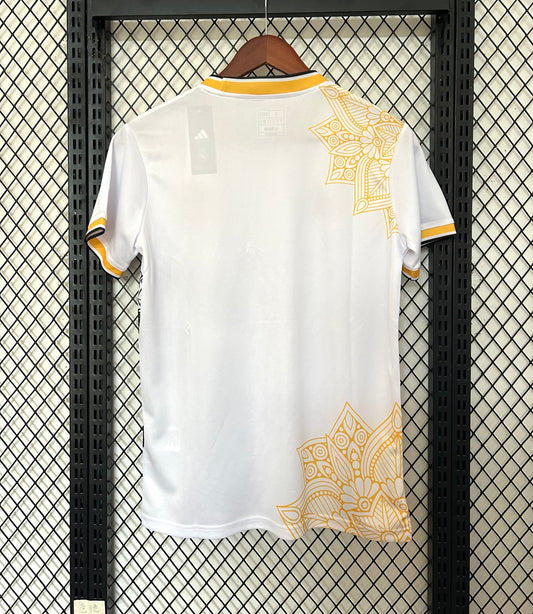 Concept Réal Serpent Noir-Jaune