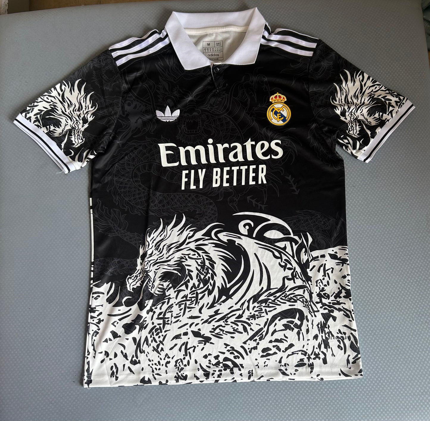 Concept Réal Dragon V2 Noir