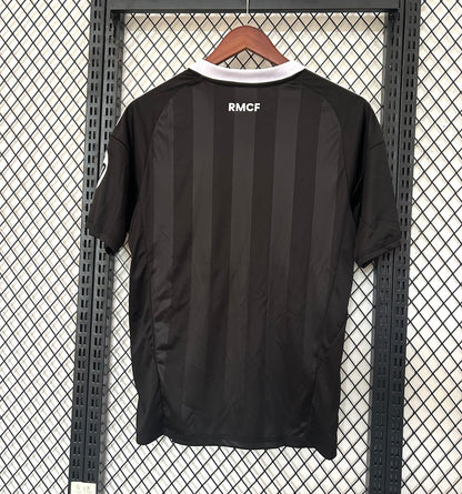 Concept Réal Noir
