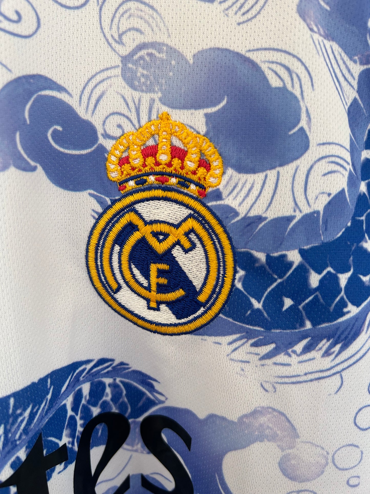 Concept Réal Dragon V5 Blanc-Bleu
