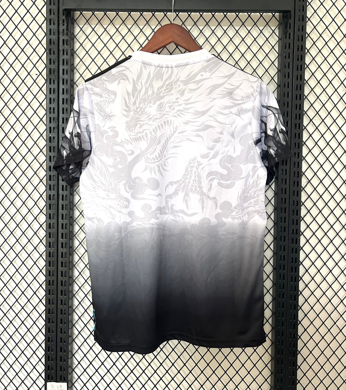 Concept Réal Dragon Bleu-Noir