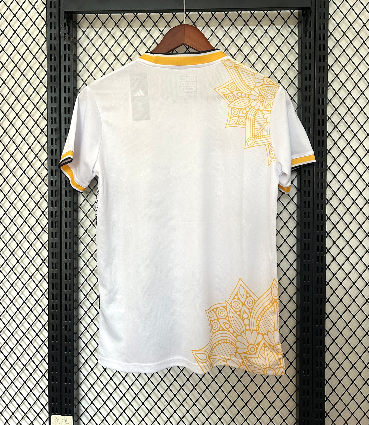 Concept Réal Serpent Noir-Jaune