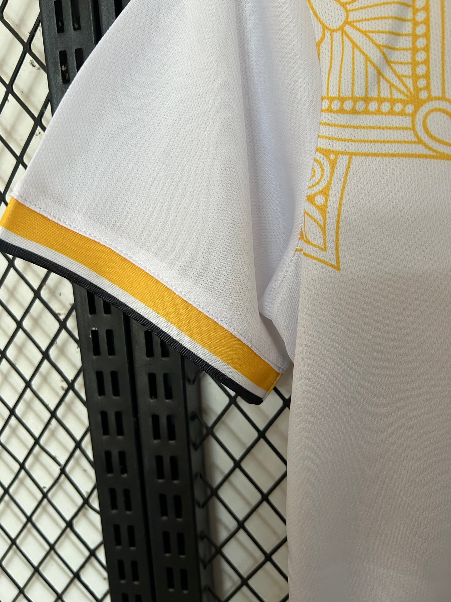 Concept Réal Serpent Noir-Jaune