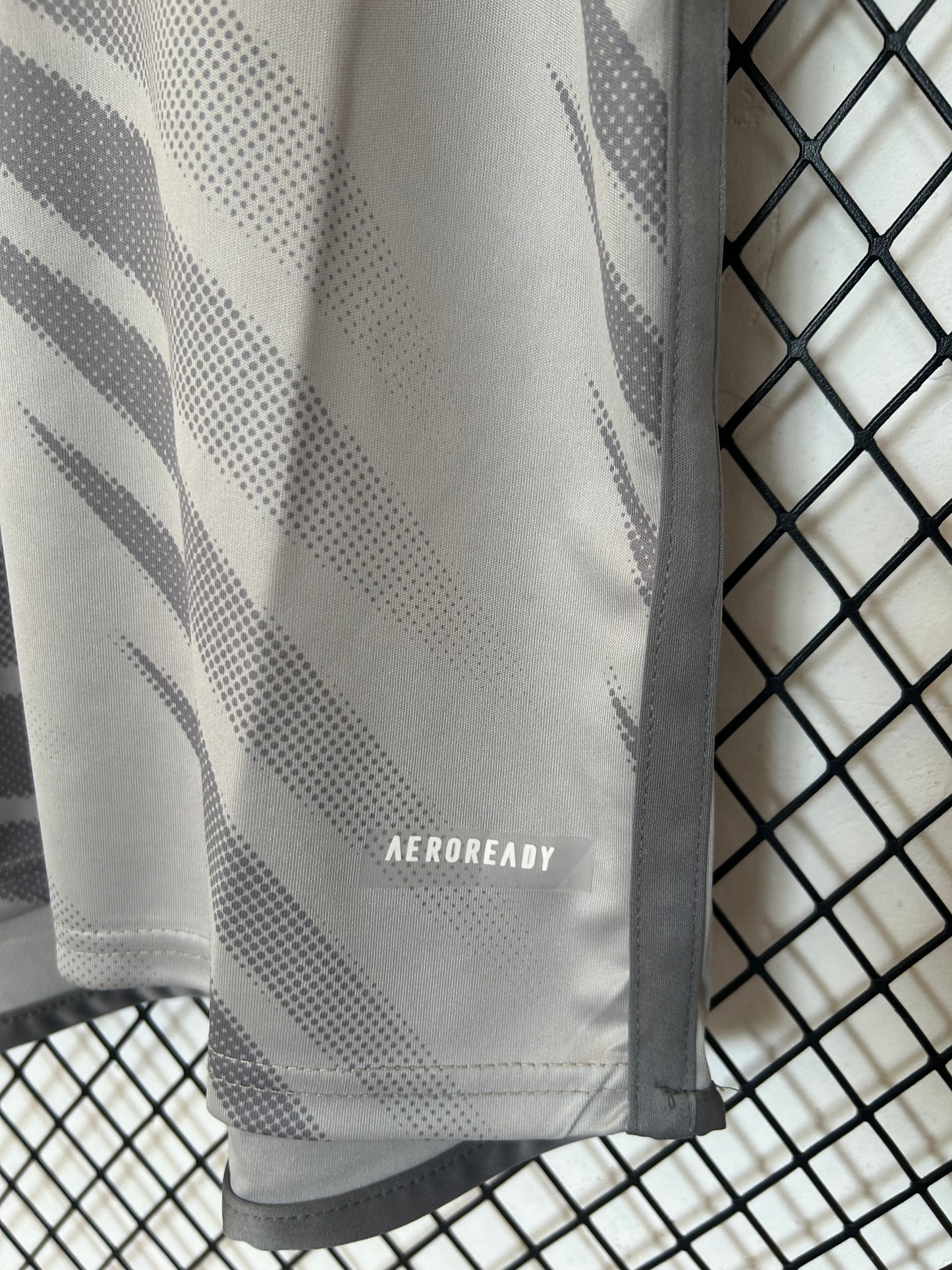 Concept Sport Club Internacional Gris