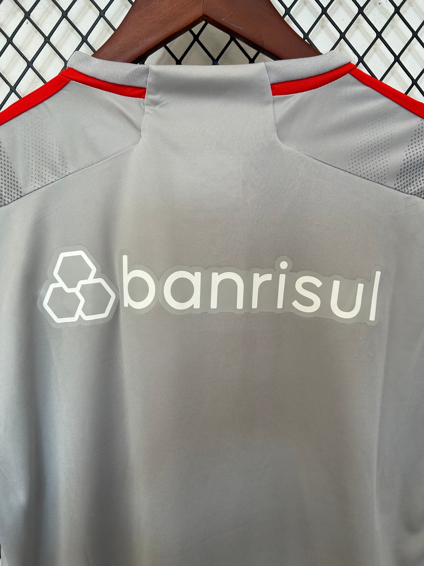 Concept Sport Club Internacional Gris