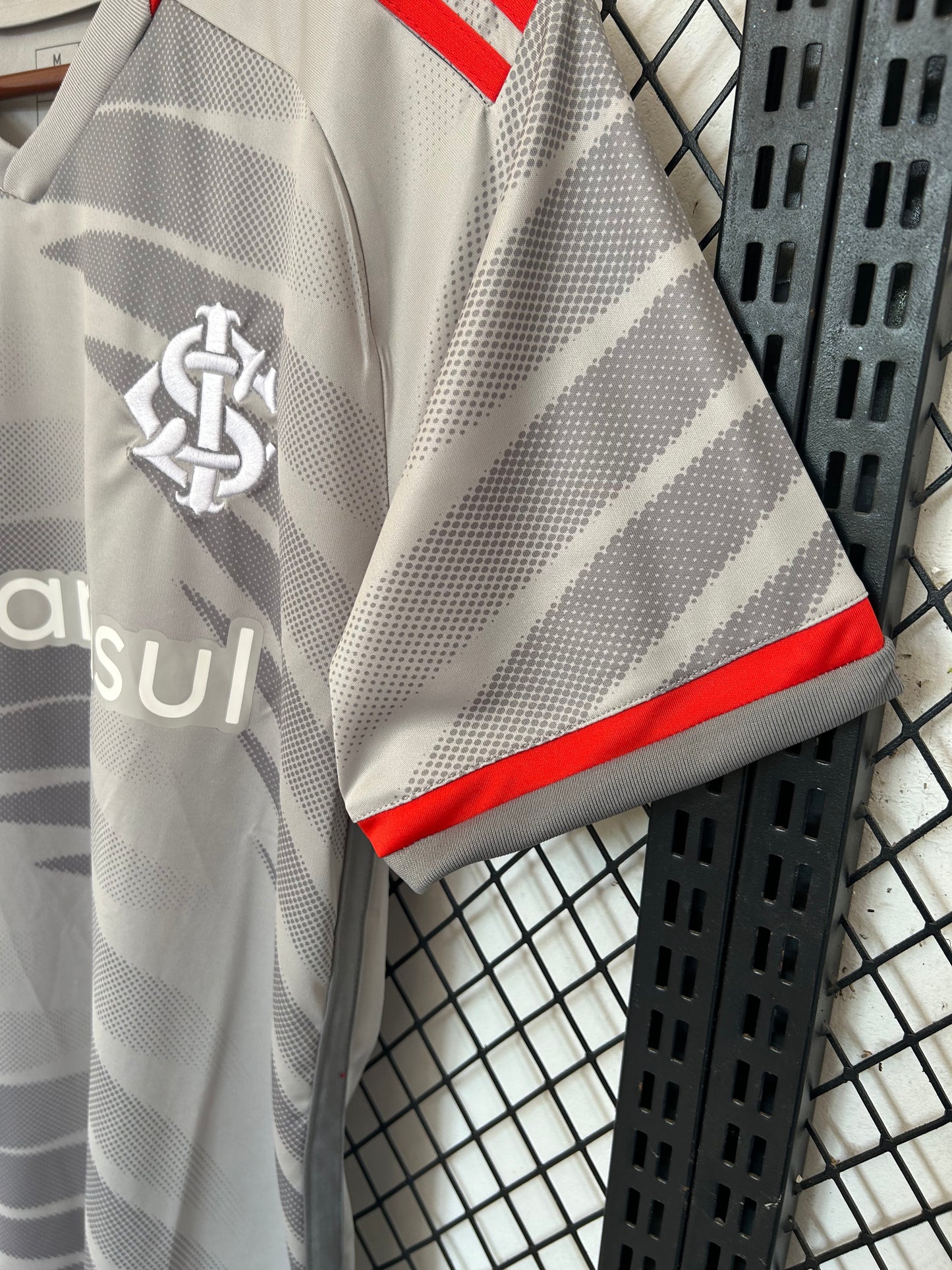 Concept Sport Club Internacional Gris