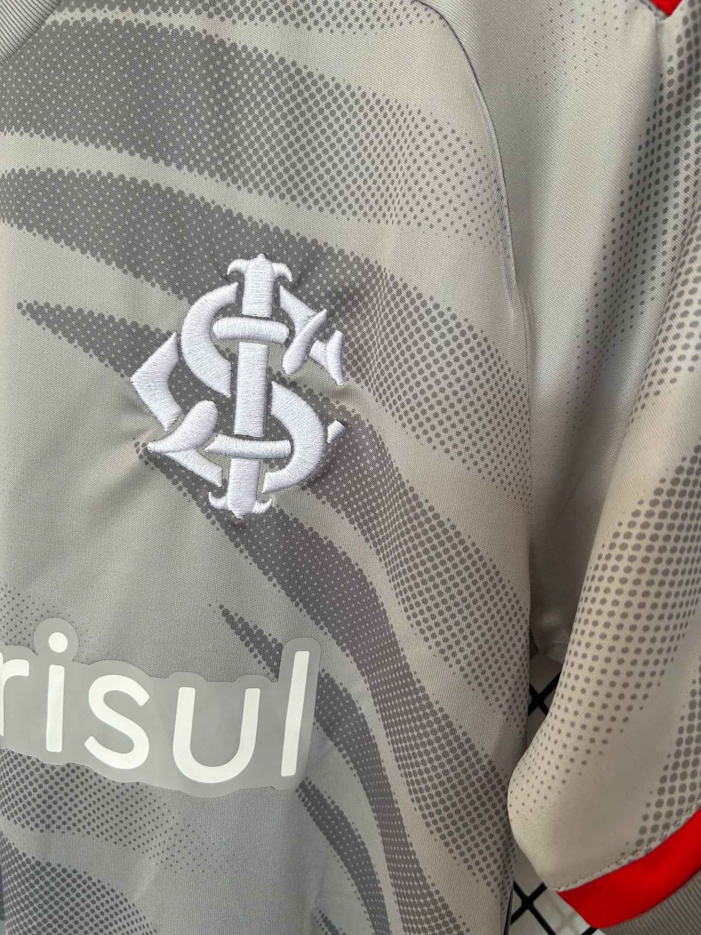 Concept Sport Club Internacional Gris