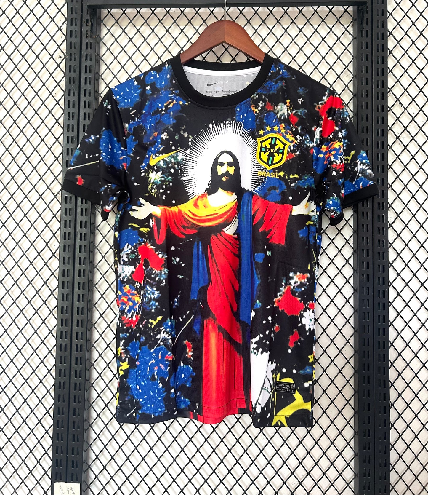 Concept Brésil Christ Rouge-Bleu